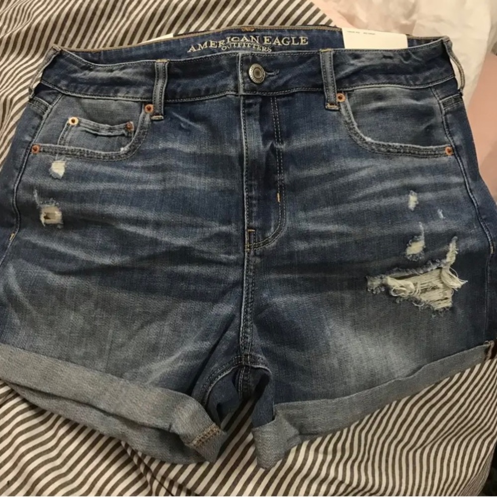 American Eagle Tom girl midi shorts